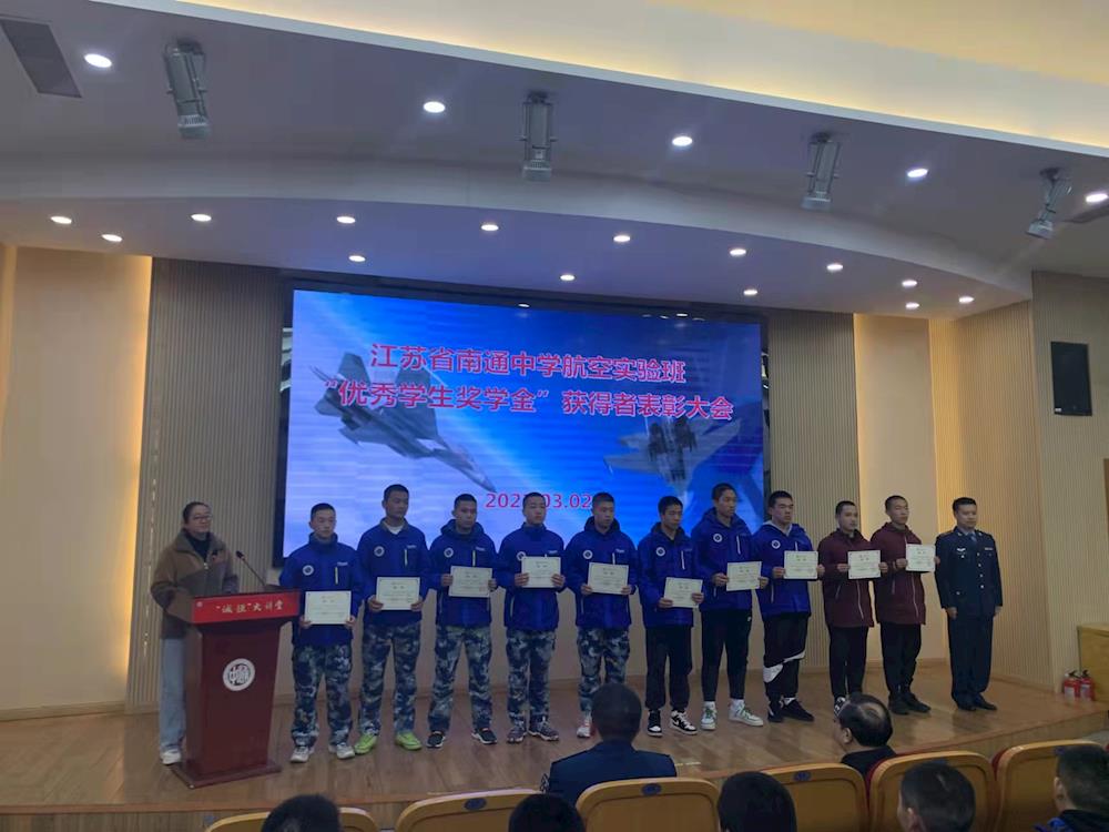 b516303183b24190946999e565a3f898.jpg b516303183b24190946999e565a3f898.jpg