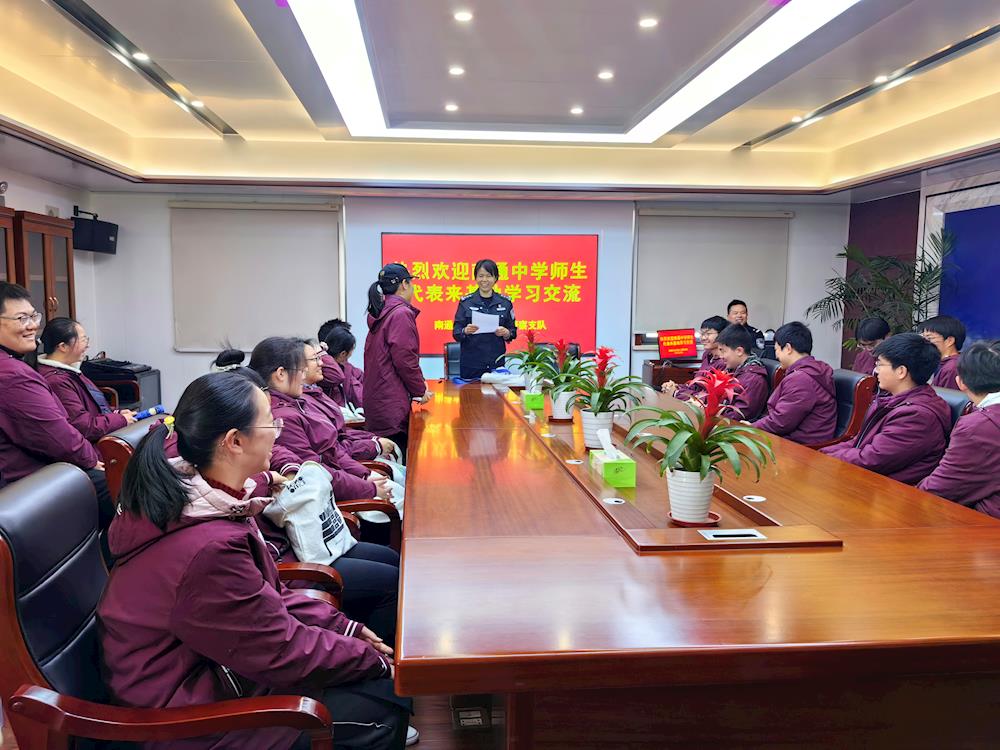 cb8f2110b4604a448bee2176f03cfa73.jpg cb8f2110b4604a448bee2176f03cfa73.jpg