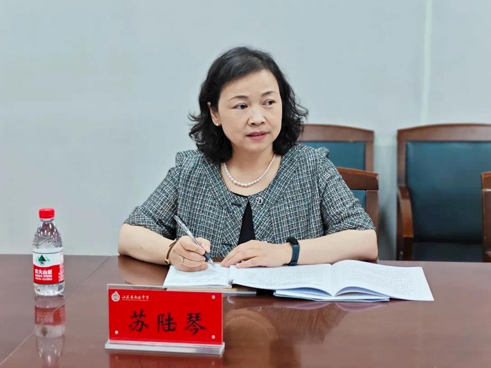 b8da9c320a9f44a8b87b3b580ac2ceb5.jpg b8da9c320a9f44a8b87b3b580ac2ceb5.jpg