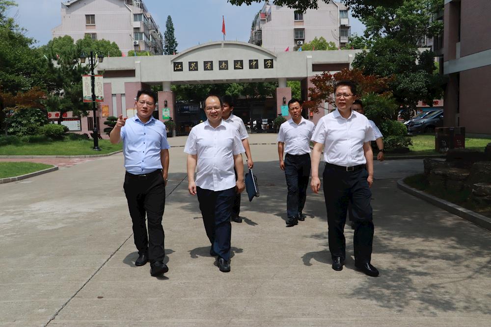 b8a616506a224f128b68557e176a228f.jpg b8a616506a224f128b68557e176a228f.jpg