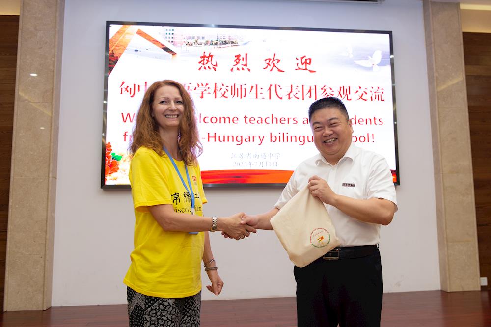 4dba7337b26c4335b3b33e4d9608071b.jpg 4dba7337b26c4335b3b33e4d9608071b.jpg