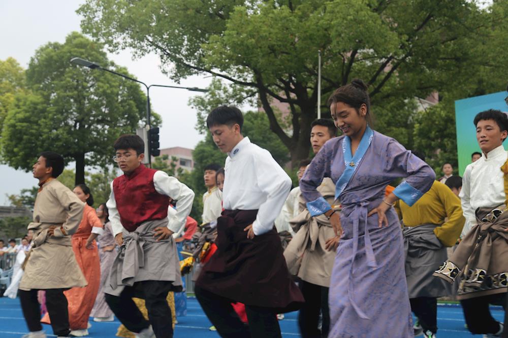 60c0fa4338bd42c9be13f683971eae22.jpg 60c0fa4338bd42c9be13f683971eae22.jpg