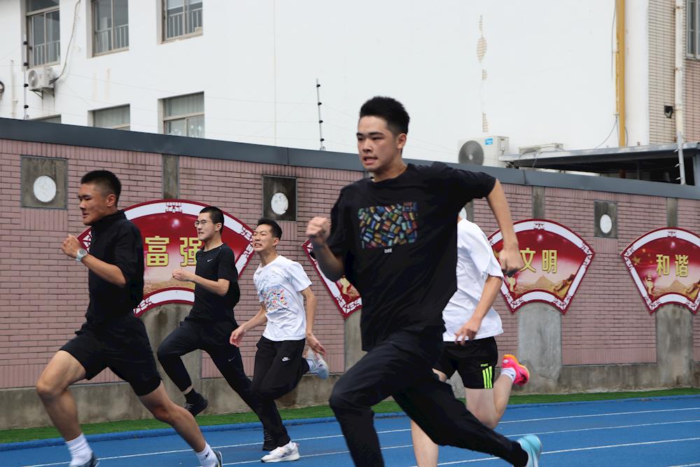 63e0b994b5de4c85b1a456027c8bafa7.jpg 63e0b994b5de4c85b1a456027c8bafa7.jpg