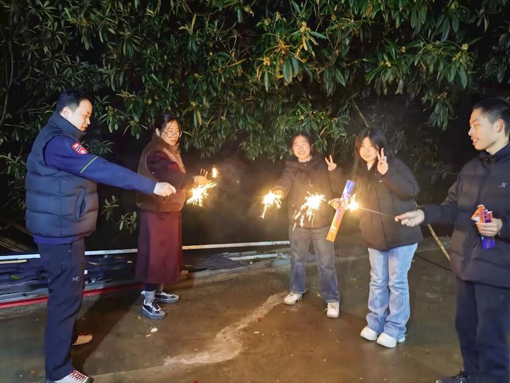 2eef6434655c4d00a5f2255fa8672a9c.jpg 2eef6434655c4d00a5f2255fa8672a9c.jpg