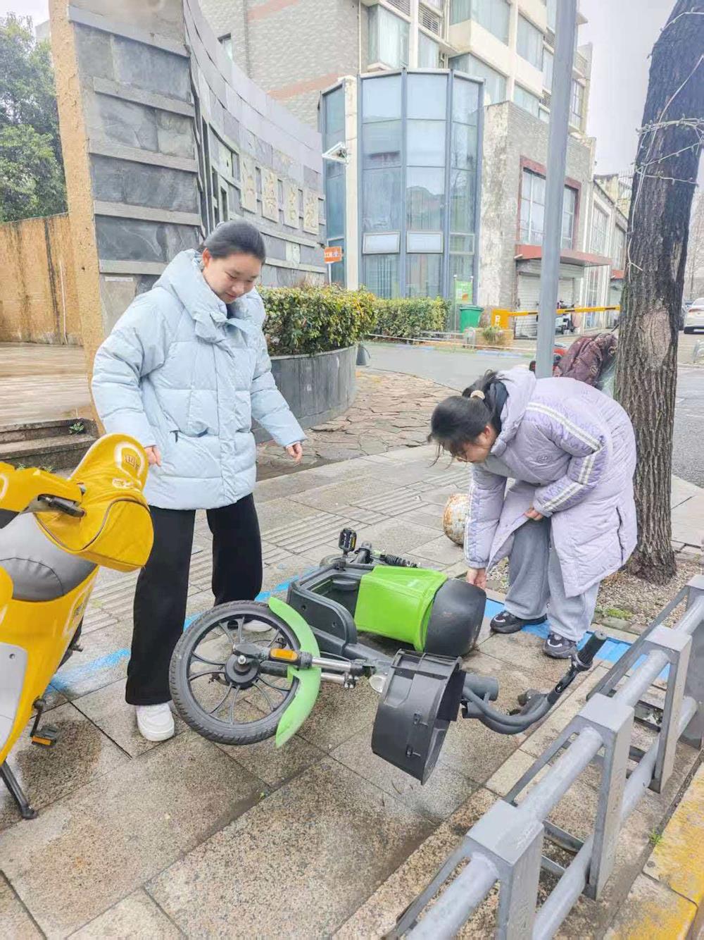 9fc2baa369684ca790e01a459dd5ffa1.jpg 9fc2baa369684ca790e01a459dd5ffa1.jpg