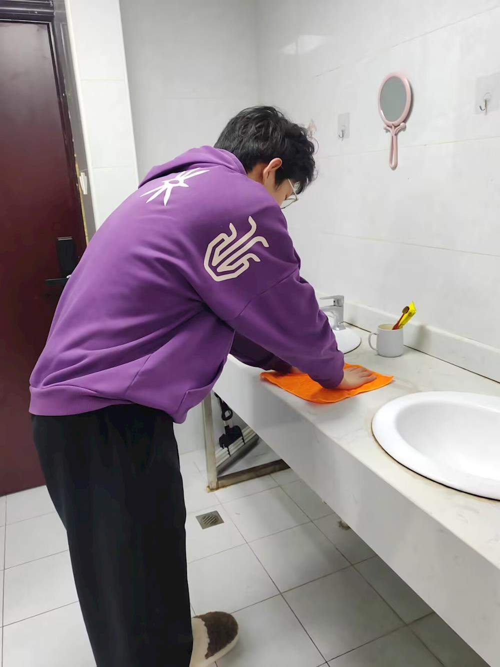 e49fbaac24b940279d39a020ec9687e0.jpg e49fbaac24b940279d39a020ec9687e0.jpg