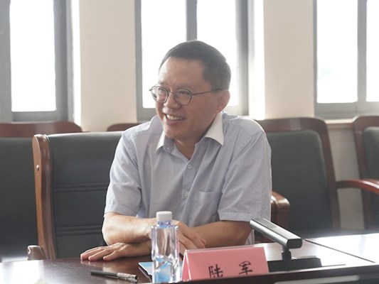 陆军参加在射阳举行的“苏教名家”研修活动